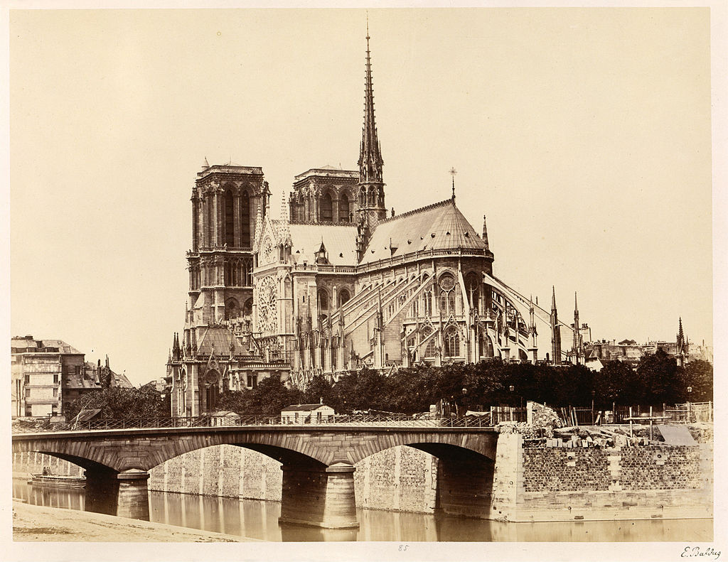 1024px-Édouard_Baldus,_Notre-Dame_(Abside),_1860s_-_Metropolitan_Museum_of_Art